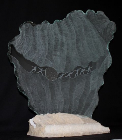  A pérola, vidro e marmore  (56 cm  x 60 cm) 